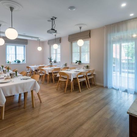 Ditlin Apartmanok Pápa Kültér fotó